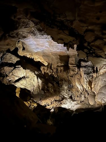 Crystal Cave Reopens At Sequoia National Park copertina