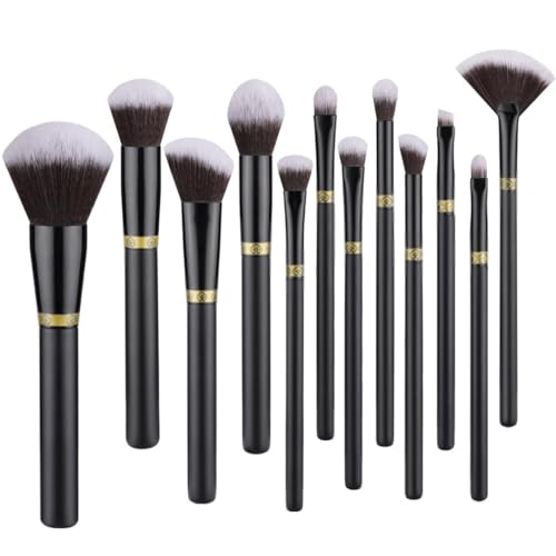Pinceaux maquillage noirs pour estomper les correcteurs sans trace
