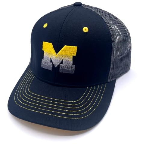 Gorra ajustable tipo Trucker con logo del equipo