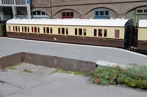 Hornby R40467 GWR Collet Coaches Corridor Composite LH 6521 Coach, Brown/Cream, 00 Gauge - Image 3