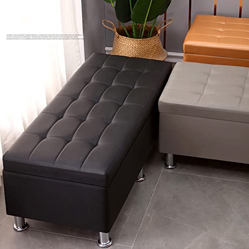 Banc de rangement capitonné à boutons pour un intérieur cosy