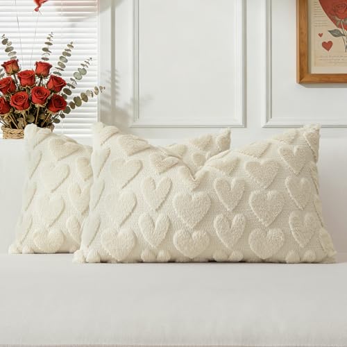 JOTOM 2er Set Herz Kissenbezüge, Plüsch Kurze Wolle Dekorativ Valentinstag Zierkissenbezüge Romantische Liebe Kissenhüllen Sofakissen Deko Kissenbezug für Wohnzimmer Schlafzimmer (40x60cm, Beige)