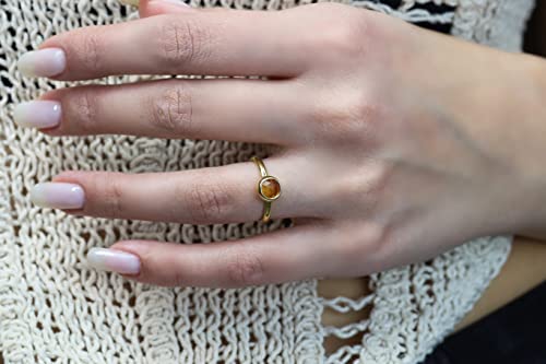 Bague à empiler en or et citrine au chaton délicat et raffiné