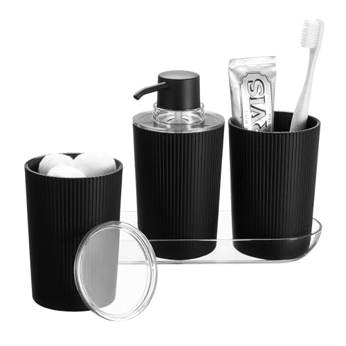 Bomba de jabón estriada iDesign para transformar el lavabo de tu baño 7