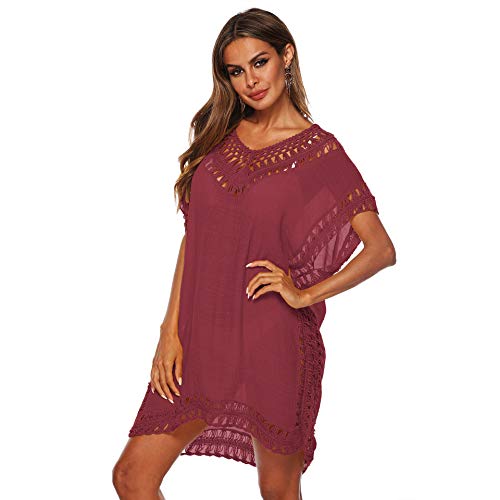Robe de plage avec détails crochetés et franges pour un look d'été fluide