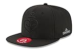 Astrainer Style: Wie man's dreht und wendet – die Baseball-Cap mit 3D-Herzanker auf der Stirn und dem Schriftzug an Seite und Innenband beweist, dass Astra nicht nur von innen, sondern auch von außen schön macht.