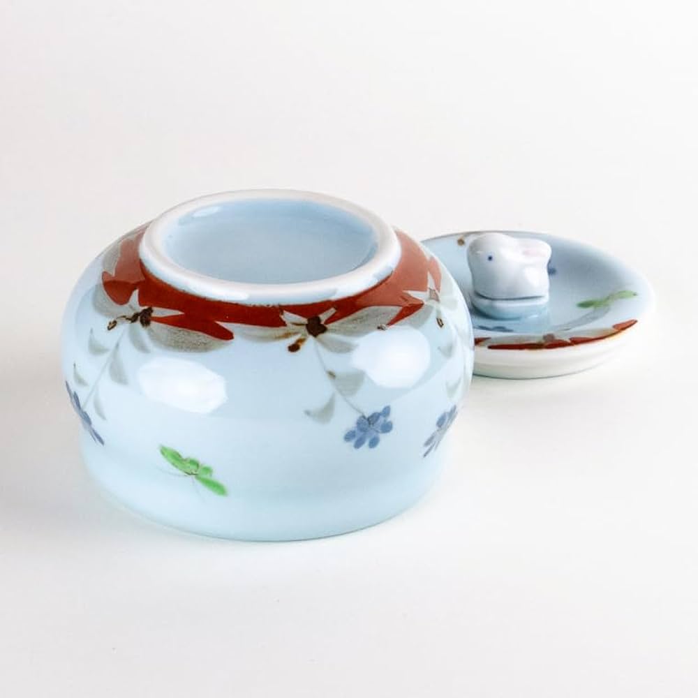 有田焼　陶祥窯　一閑人　蓋物　梅干し入れ　菓子入　保存容器　丸紋　蓋付きな煮物椀 有田焼 陶祥窯 一閑人 蓋物 梅干し入れ 菓子入 保存容器 丸紋 蓋