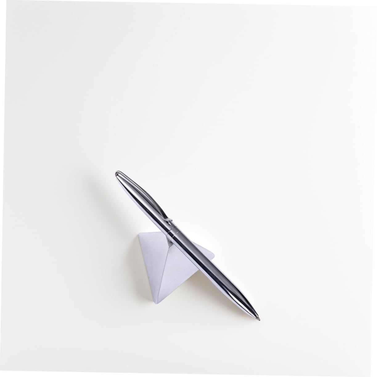 Artibetter Schwebender Signierstift mit Magnetischer Basis aus Metall für Büro Zubehör Schreibtisch und Schwarzer Kugelschreiber als Schreibtisch Zubehör im Modernen Design