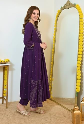 Image of KLOSIA Women Kurta Set|Silk|Regular Fit