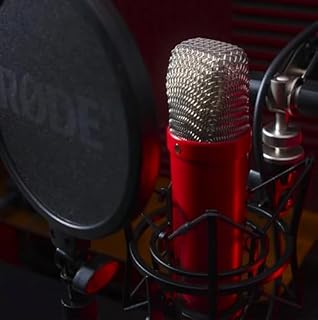 RØDE NT1 Signature Series Microfono a Condensatore a Grande Diaframma con Shock Mount, Filtro Antipop e Cavo XLR per Produzione Musicale, Registrazione Vocale, Streaming e Podcasting (Rosso)