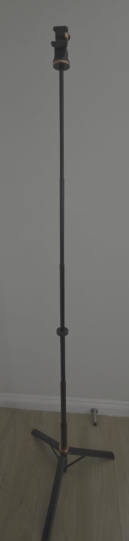 Well made, lightweight, stand for small camera or light