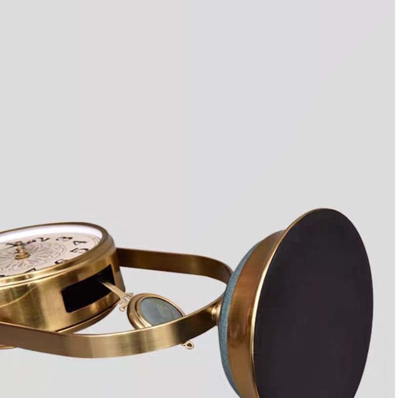 Reloj de mesa retro de metal con péndulo tallado calado para decoración de salón y dormitorio, 50 x 16 cm
