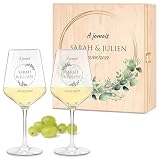 Verre personnalisé mariage : Ces 2x verre à vin, d'une capacité de 490 ml, sont parfaits pour déguster un bon verre de vin rouge. Chaque verre a pied est gravé avec soin, faisant de ce coffret couple un souvenir mémorable pour les jeunes mariés.