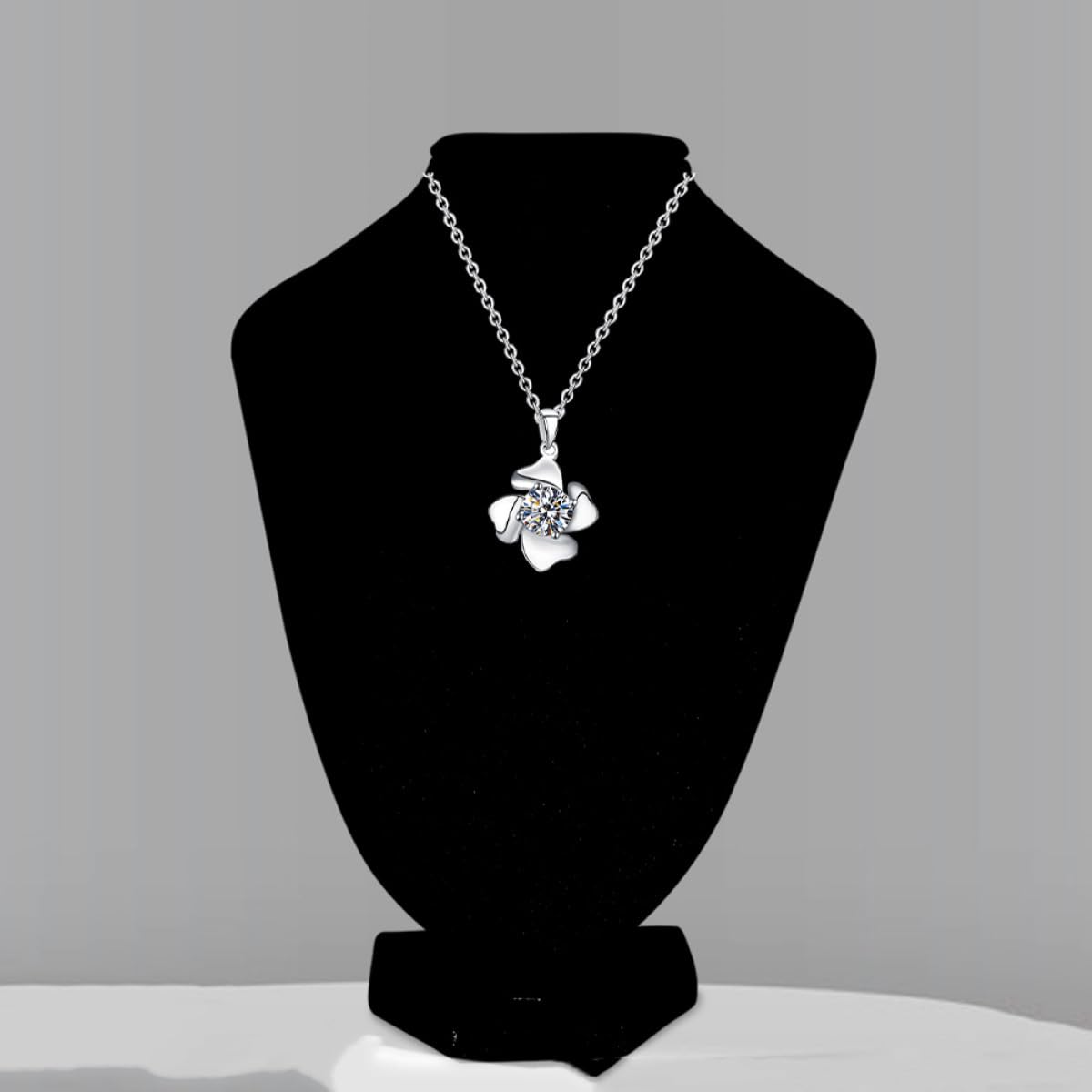 NUOBESTY Présentoir Collier Élégant Support pour Collier Stable Buste Mannequin en Plastique et Tissu Noir Lot de 2 Pièces pour Usage Personnel et Magasins de Détail