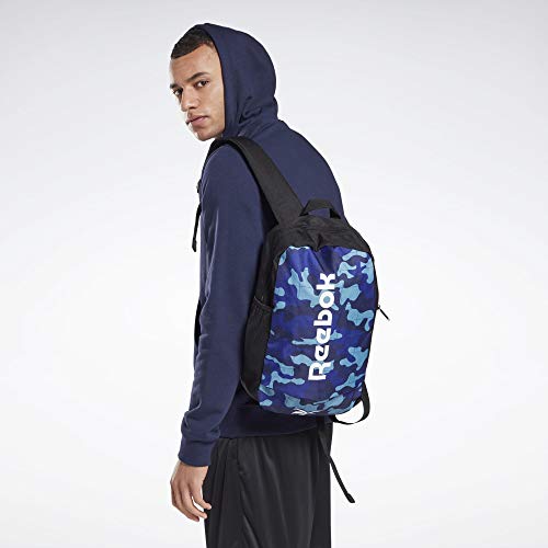 Mochila Reebok Act Core ligera para evitar el dolor de espalda al caminar 2