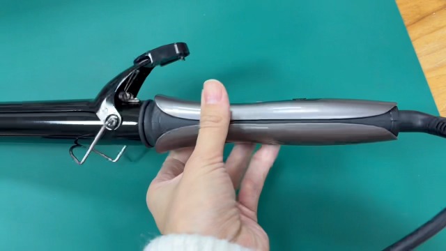 Amazon | コテ 32mm ヘアアイロン カールアイロン プロ仕様 4段階温度