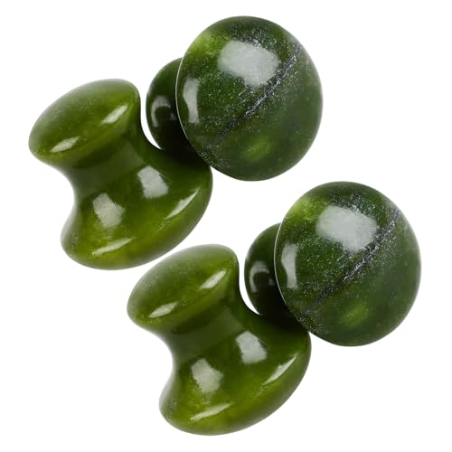 Massage visage de champignon en jade vert pour votre rituel spa relaxant à la maison