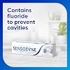 Sensodyne Extra Whitening Cool Mint Pasta Dental - 4 Onzas, Paquete de 4 | Exclusivo de Amazon, Para Dientes Sensibles y Prevención de Caries, Menta Fresca, Elegible para Medicare Advantage OTC (MAOTC) Menta 4 Onzas (Paquete de 4) 4
