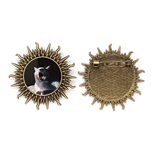 Broche en métal chat Yawn aux finitions soignées pour les passionnés de félins