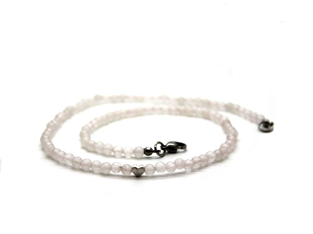 kurze Rosenquarz-Kugel-Halskette in Rosa mit kleinem Echtsilber-Herz, leichter Edelsteinschmuck, auch als romantischer Brautschmuck #238 Delara