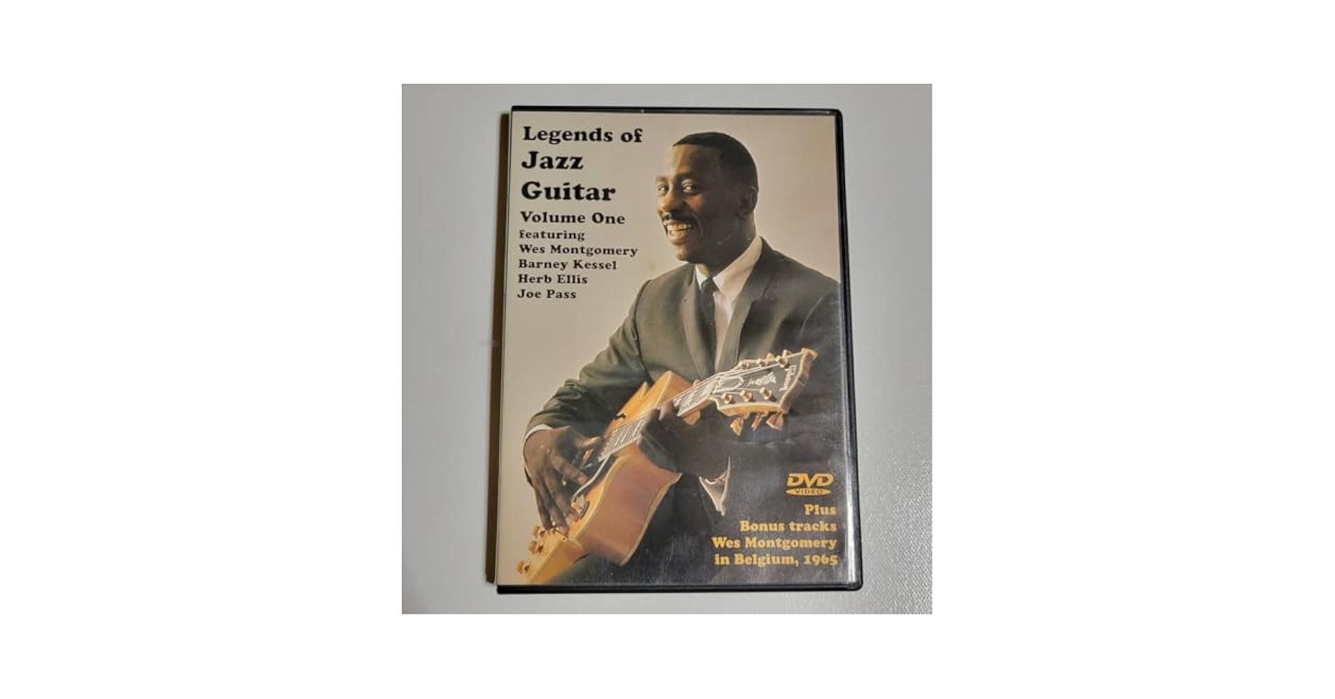 バーニーケッセル　ハーブエリス  ライヴ　CD Amazon.co.jp: Great Guitars: Live: ミュージック