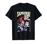 Llamativas imágenes de guerreros, máscaras místicas de Oni y leyendas japonesas hacen que este diseño sea ideal para mostrar fuerza, honor y estilo. Una pieza de declaración para los amantes del arte y la ropa urbana.