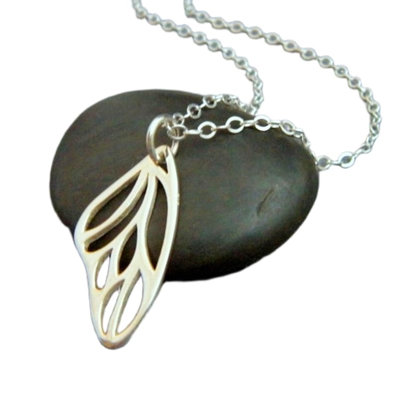 Collier aile de papillon en argent anti-ternissement pour peau sensible