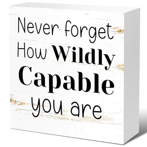 LVQHI Confident Wooden Block Sign With "Never Forget How Wildly
