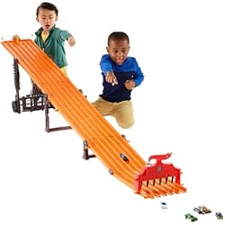 Hot Wheels Toy Car Playset with Lights, Sounds & 6 1:64 Scale Vehicles, Super 6-Lane Raceway, 8-foot Track that Rolls Up for Storage​​​