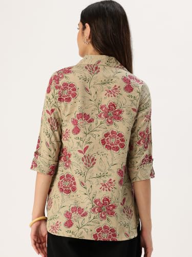 Image of Classic collared cotton shirt with 3 /4 sleeve for a timeless casual look
