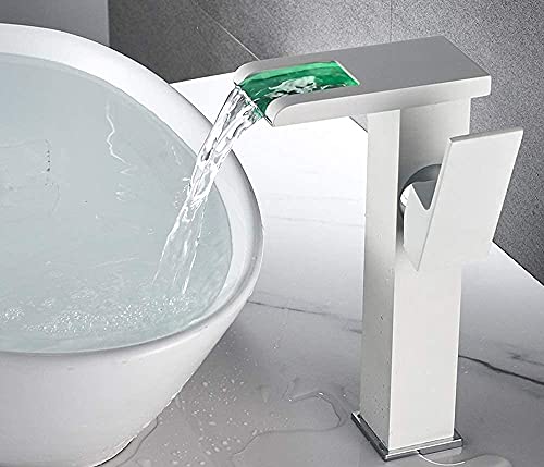 Robinet de salle de bain LED pour illuminer votre routine matinale bien-être