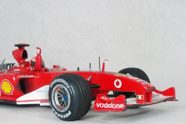 1/18 フェラーリ　2003 シューマッハ　F 1 マルボロ仕様 Amazon.co.jp: 1/18 フェラーリ F2003-GA/M.シューマッハ 999 GP Point