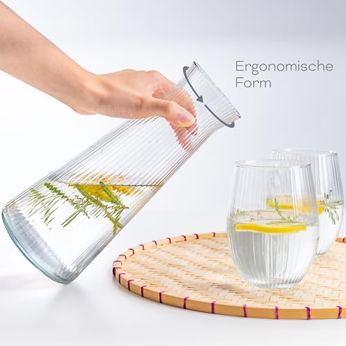 KONZEPT Wasserkaraffe aus robustem, geriffeltem Glas – 1 Liter, spülmaschinenfest, BPA-frei, stilvoll und stabil