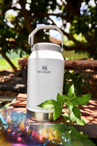Image of STANLEY IceFlow Flip Straw 2.0 Jug, 64 oz, Pacific Hypergrip