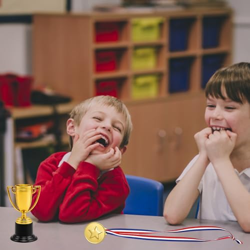 JcvPot Pokal Kinder, 12 Stück Mini Pokale Für Kinder, Trophäe Für Kindergeburtstag, Schule Wettbewerbe Und Sportveranstaltungen, Aus Langlebigem Kunststoff