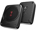 JBL BassPro Lite - Ultrakompakter 7" Aktiv Untersitz Subwoofer für Auto mit integriertem Verstärker für tiefen Bass - 200W - Pairing möglich