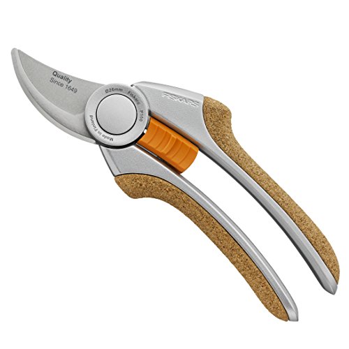 Fiskars Bypass-Gartenschere für frische Äste und Zierpflanzen