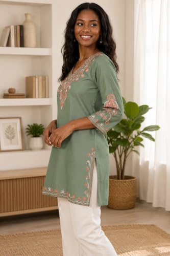 Image of Embroidered Chikankari Kurti with Kashmiri Aari Work, V-Neck, 3 /4 Sleeves, Rayon Fabric