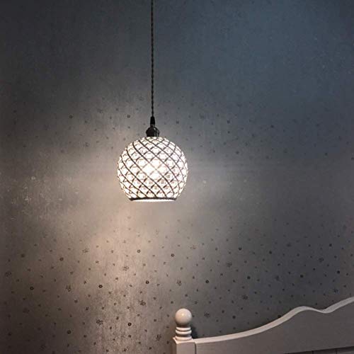 Lustre en céramique pour éclairer un dressing sombre