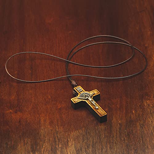 Intercession Crucifixo de madeira em corda - Feito no Brasil (St Bento - 5 cm)