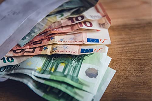 Alfredo Hern&aacute;ndez, economista: "Ahora mismo, cada espa&ntilde;ol debe al mundo 30.000 euros"
