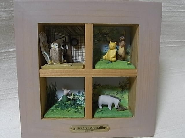 プーさん　ジオラマ 壁掛け フィギュア クラシックプー ピグレット イーヨー Amazon.co.jp: クラシックプー 100エーカーの森 ジオラマ フィギュア