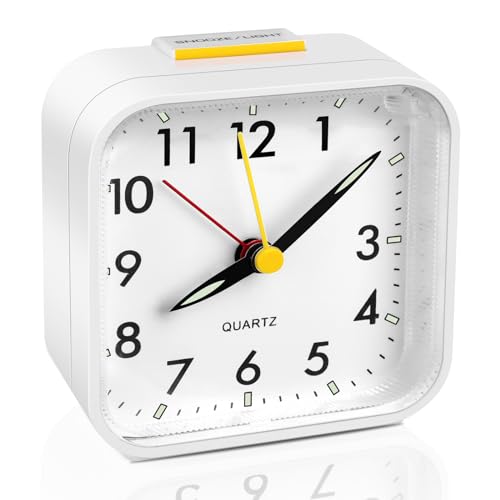VFANDV Reloj Despertador Analógico Silencioso, Despertadores de Mesilla Reloj Despertador De Viaje Reloj Despertador de Cabecera con Luz Nocturna Función de Repetición para el Hogar (Blanco)