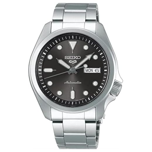 Seiko Män analog automatisk klocka med rostfritt stål armband SRPE51K1