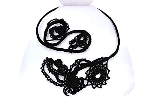Collier noir au crochet fait main bijou textile artisanal volutes élégantes pour femme