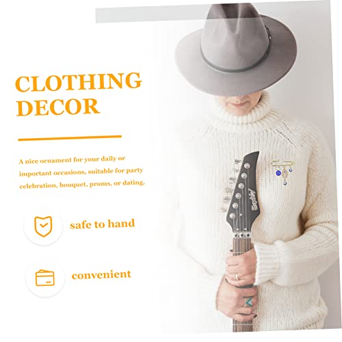 Mal de ojo pin de chal ideal para abrigarse en bodas de invierno 6