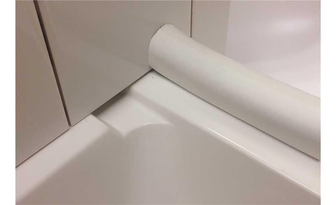 Mustee 360.210 Collapsible Water Barrier in White