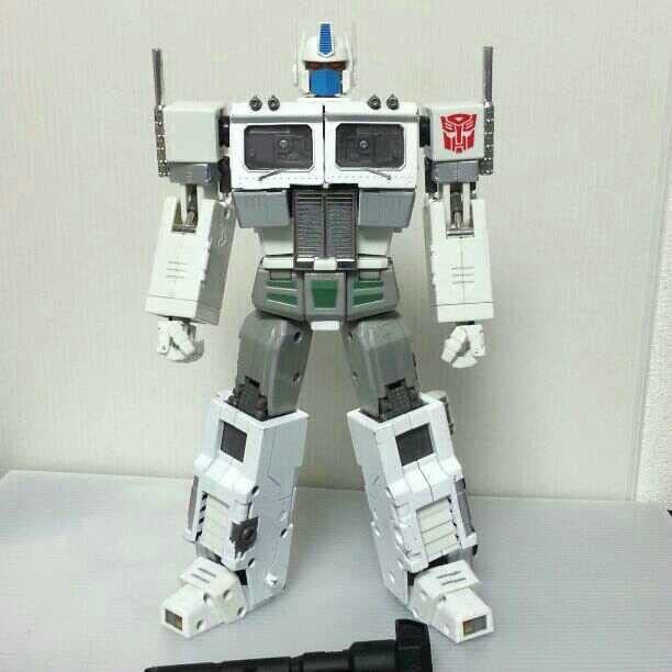 トランスフォーマー　マスターピース　MP-2 ウルトラマグナス Amazon.co.jp: トランスフォーマー ウルトラマグナス (限定) MP-2