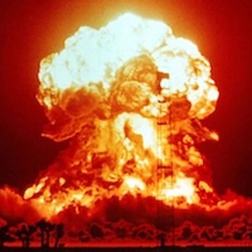 『Trump Wants to Resume U.S. Nuclear Weapons Tests』のカバーアート