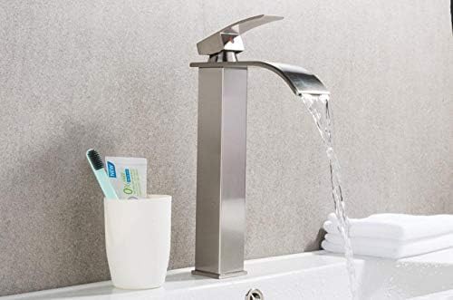 Robinet de lavabo cascade en laiton pour salle de bains moderne